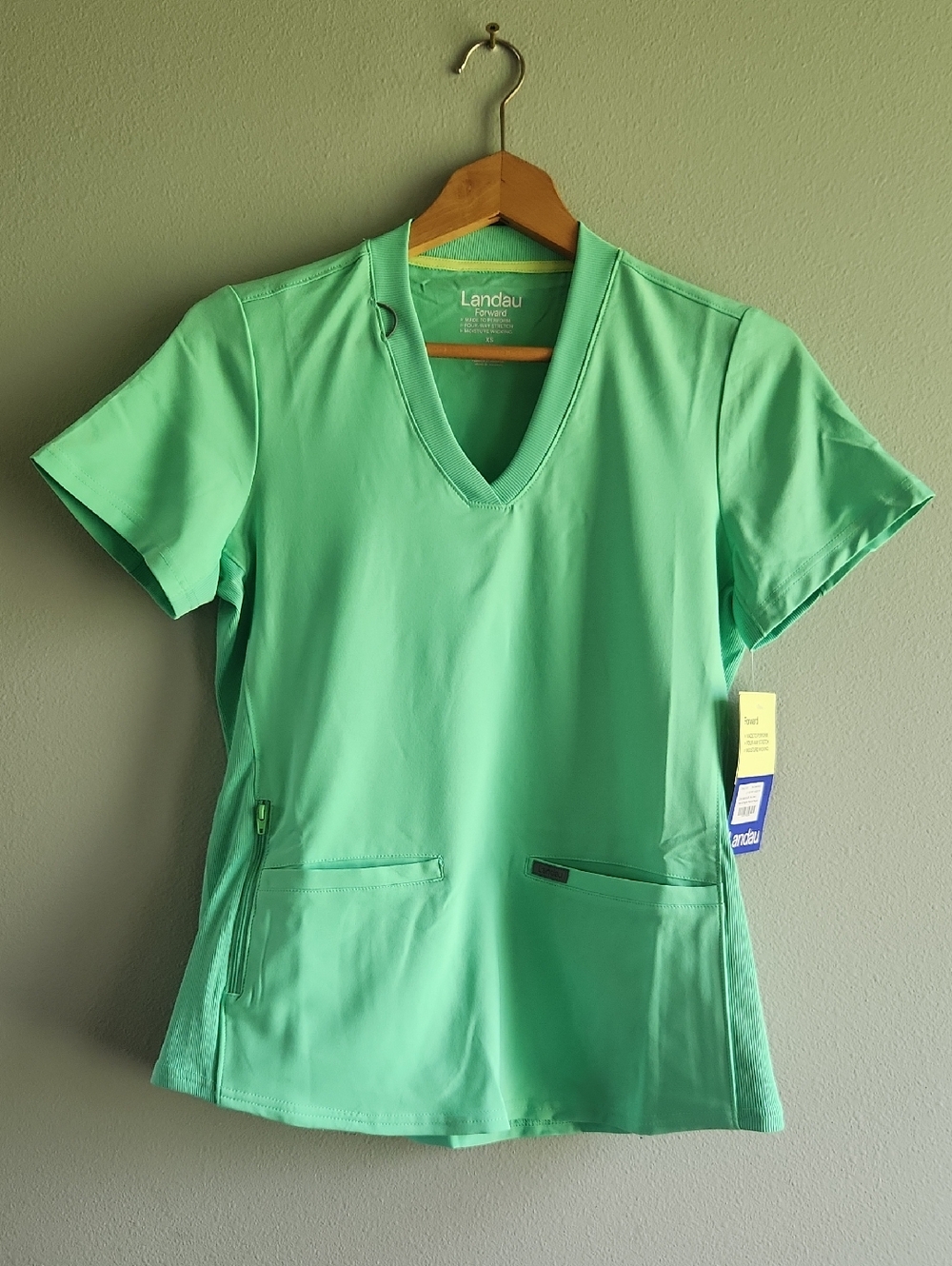 Landau ProFlex Women’s Tailored Fit 3-Pocket Stretch V-Neck Scrub Top